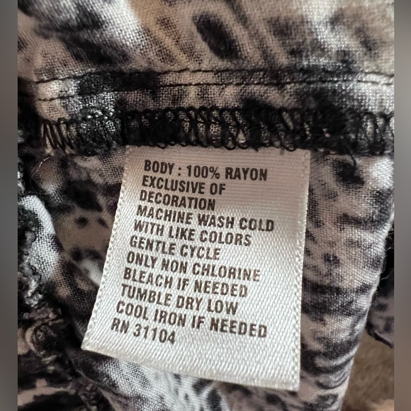 New Directions Shorts Size 2X - Picture 5 of 5